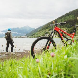 CycleHub Pro Mountain Bike